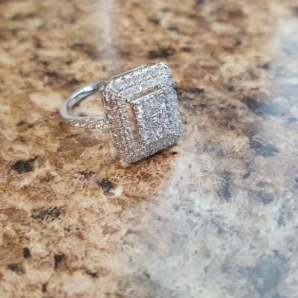 Halo Zircon silver ring size 7 - Picture 4 of 14